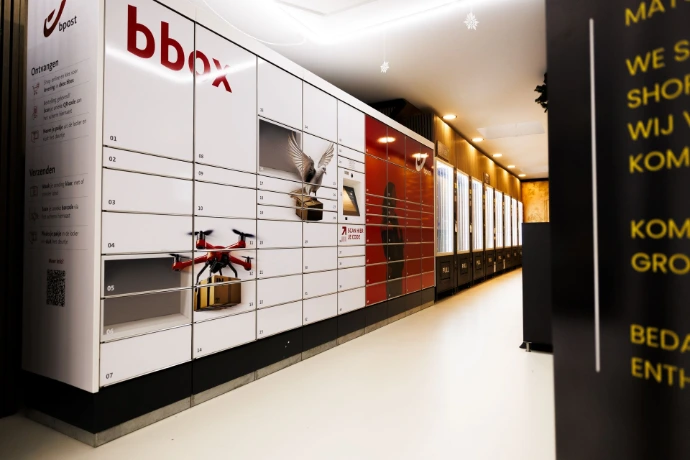 Matoautomaat bpost lockerautomaat Kaigo Vending automaten op een rij